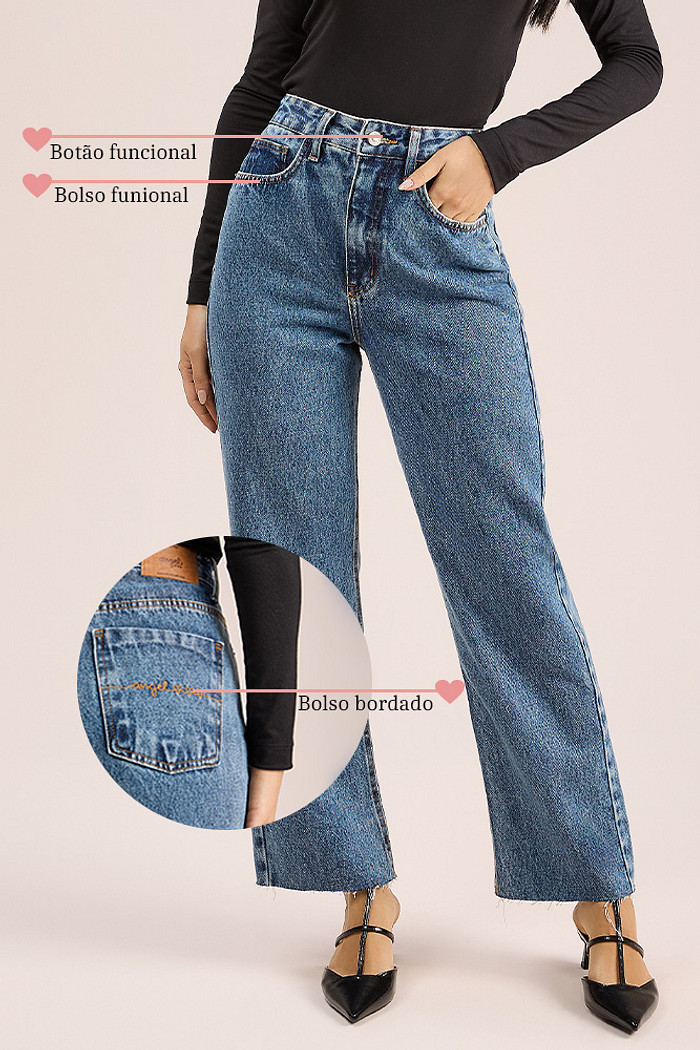 Calça reta em jeans com bordado