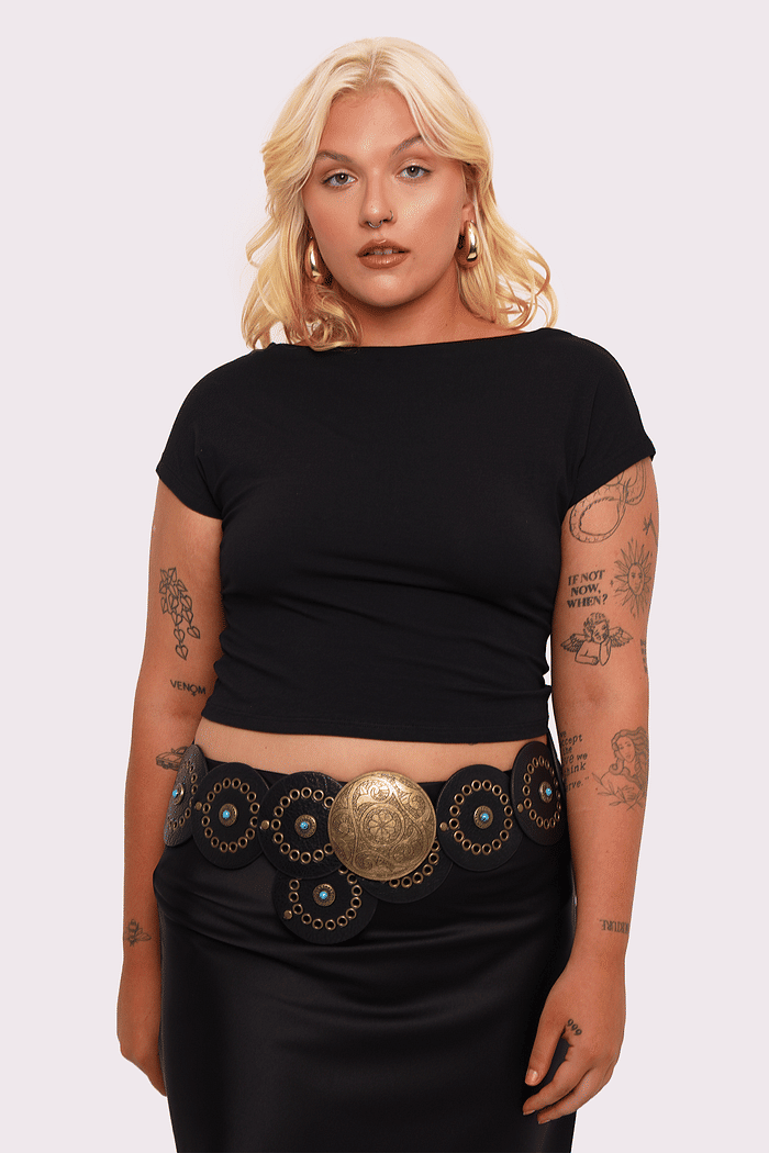 blusa preta open back mundo lolita