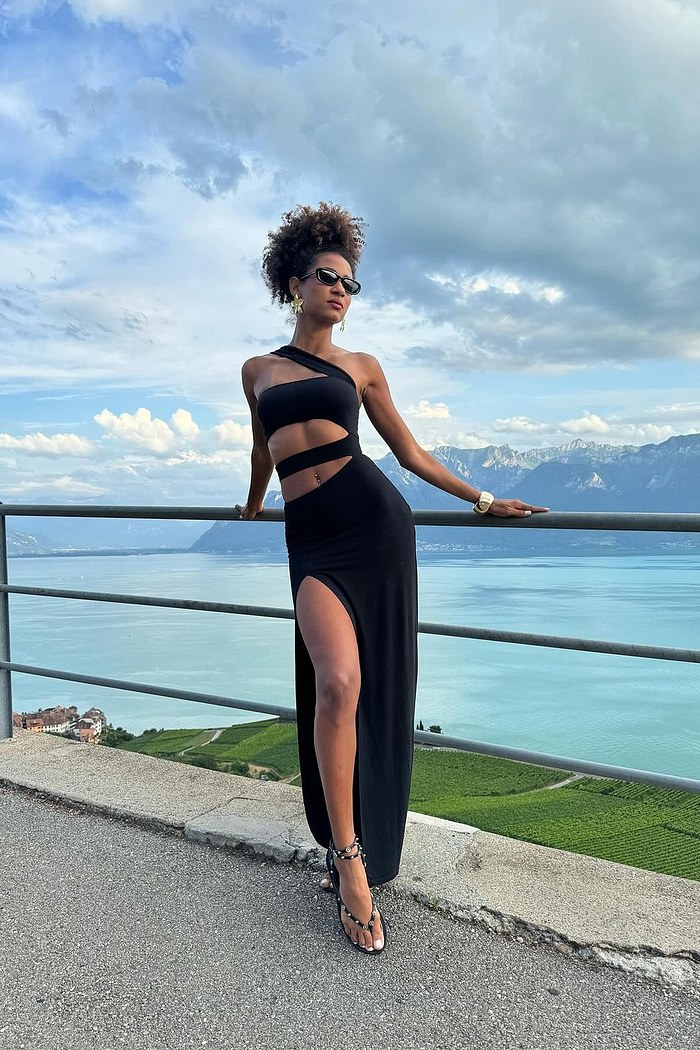 vestido recortes preto vênus mundo lolita