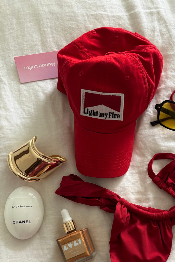 boné vermelho light my fire mundo lolita