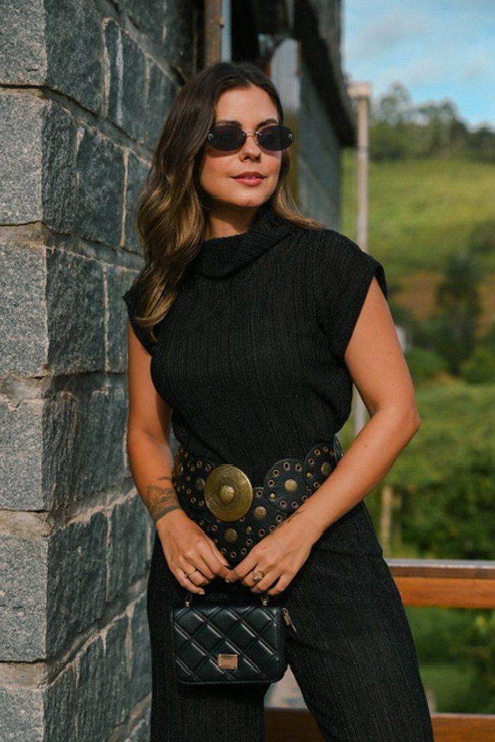 REGATA GOLA ALTA PLISSADA - PRETO LUXO