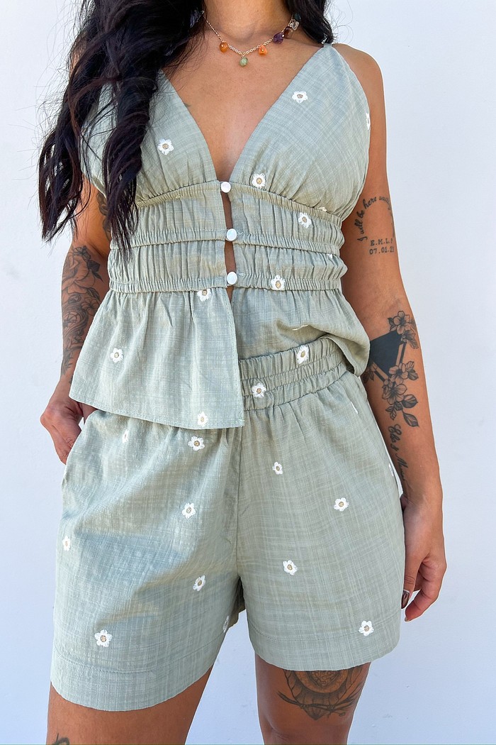 Shorts Feminino Bordado Jardim Verde Pistache - MiniMoni