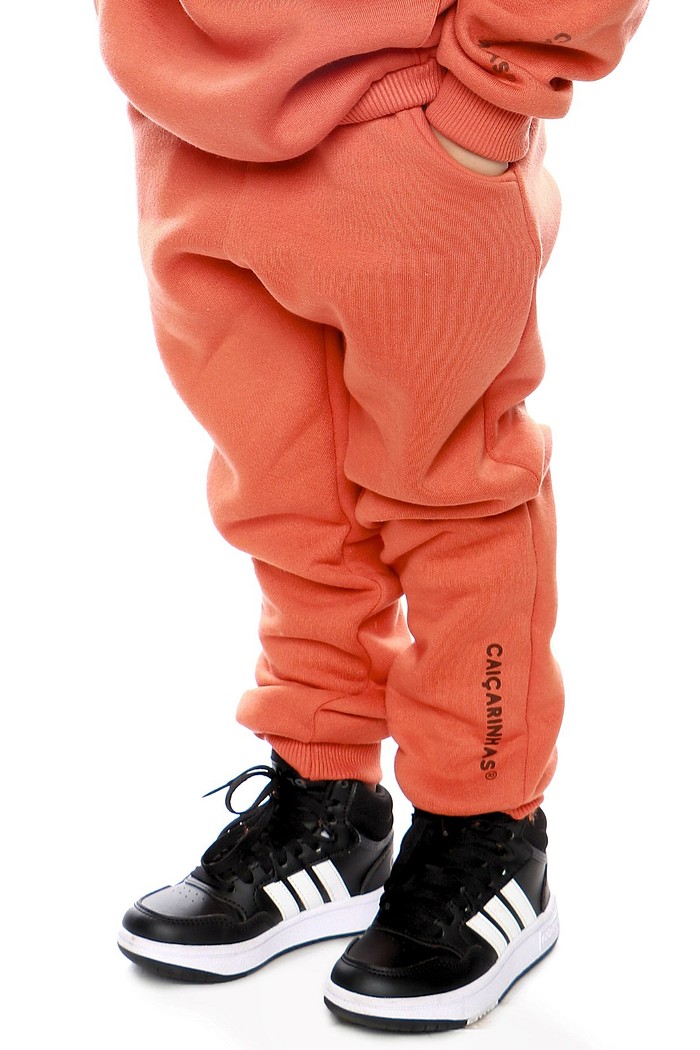 Calça Infantil Jogger Terra Cota Caiçarinhas com Ajuste na Cintura e Moletom Flanelado