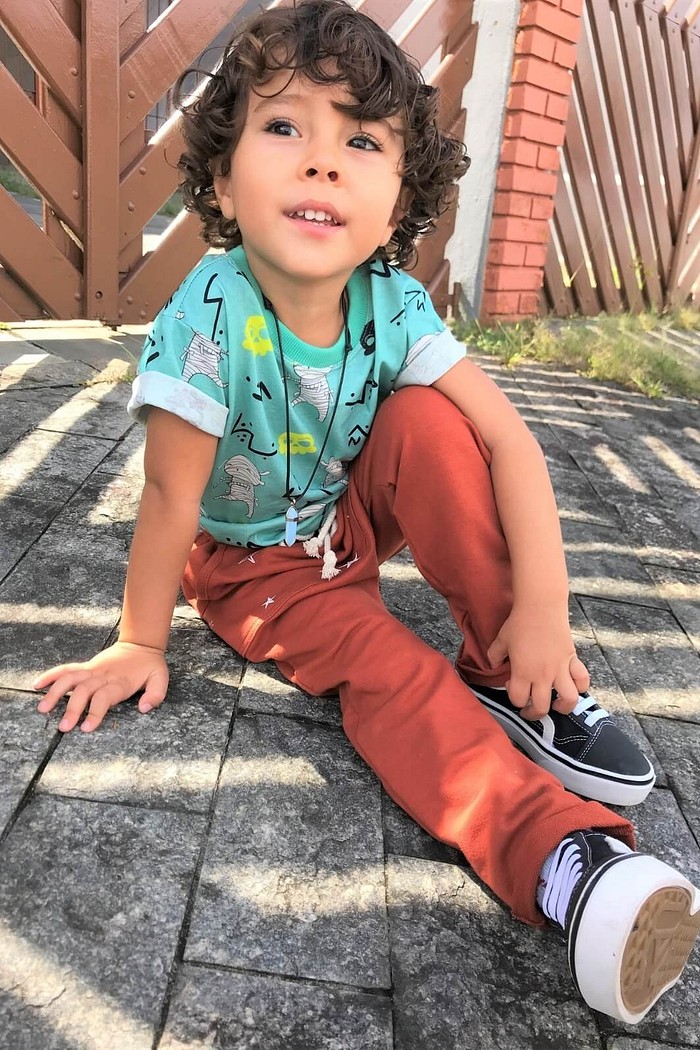 Calça Infantil Saruel Terra Stars com ajuste na cintura, bolso frontal em moletinho