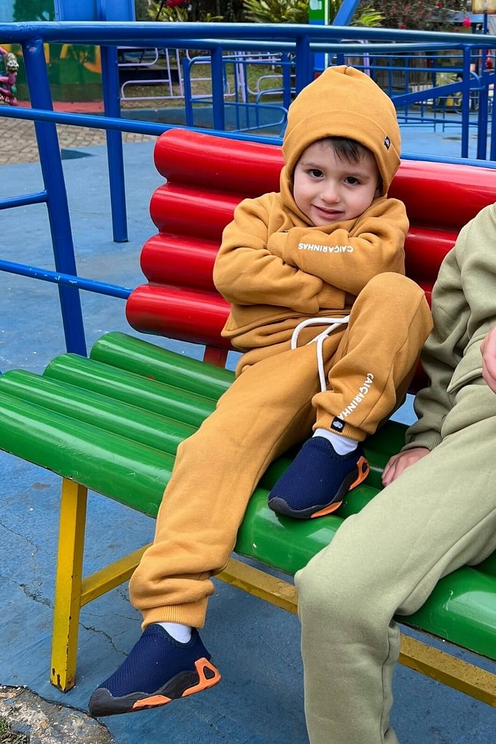 Calça Infantil Jogger Mostarda Caiçarinhas com Ajuste na Cintura e Moletom Flanelado