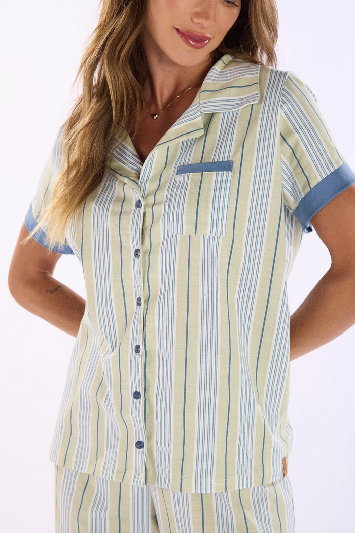 PIJAMA MEIA MANGA ABERTURA FRONTAL COM SHORTS EM MALHA ROTATIVA FEMININO 