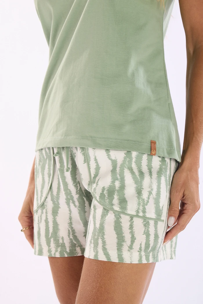 PIJAMA REGATA EM MEIA MALHA COM SHORTS EM MALHA ROTATIVA FEMININO 