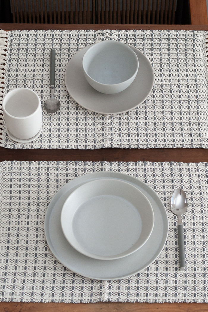 Jogo Americano Artesanal de 2 Peças 32cm x 45cm Reliquia Cinza