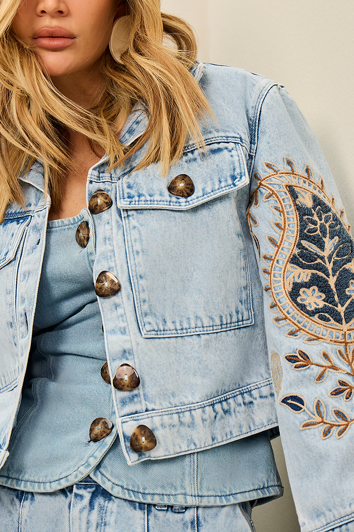 JAQUETA JEANS BORDADA