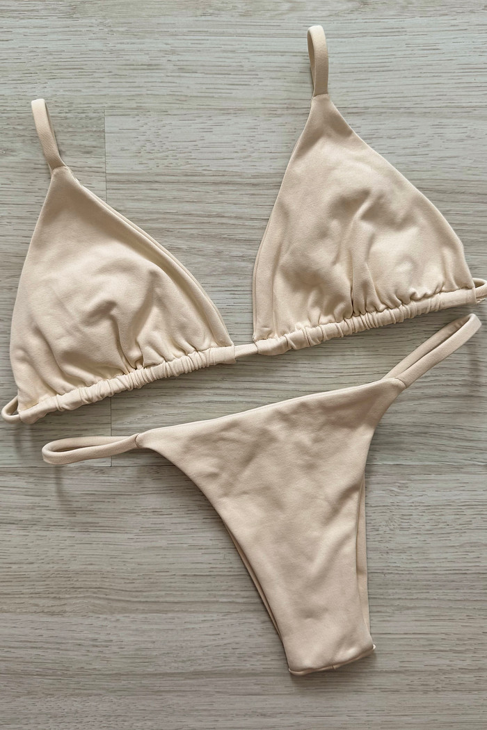 CONJUNTO: TOP LOLA E CALCINHA CARLY OFF-WHITE