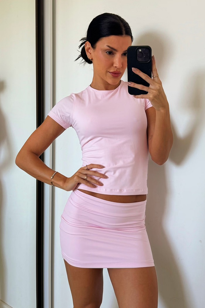 Conjunto: BLUSA E SAIA SCULPT CANDY