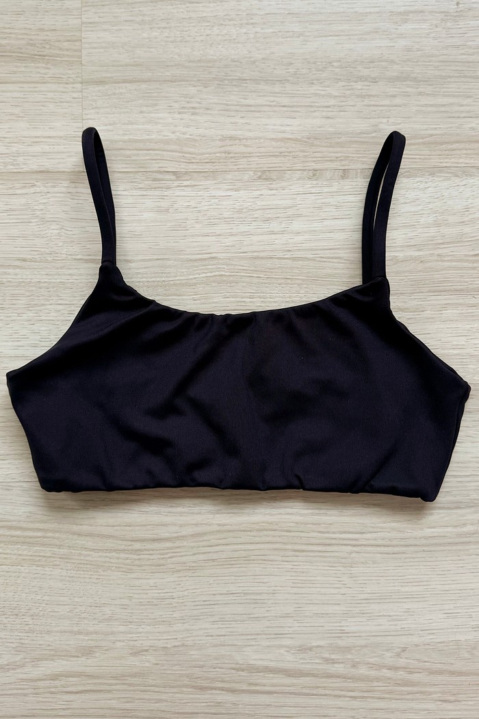 TOP BASIC BLACK