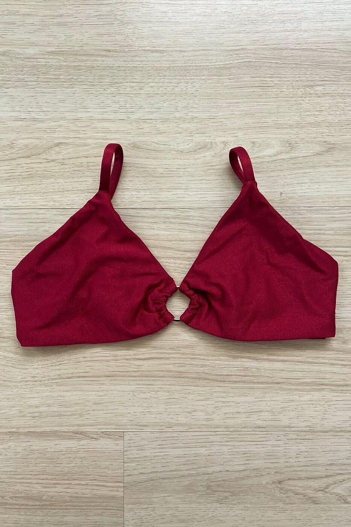 TOP MARI CANELADO CEREJA