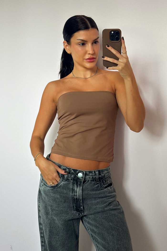 Top Tomara que Caia Brisa Cappuccino VIBE BIKINIS op Brisa Cappuccino VIBE BIKINIS estilo tomara que caia na cor marrom claro (cappuccino)