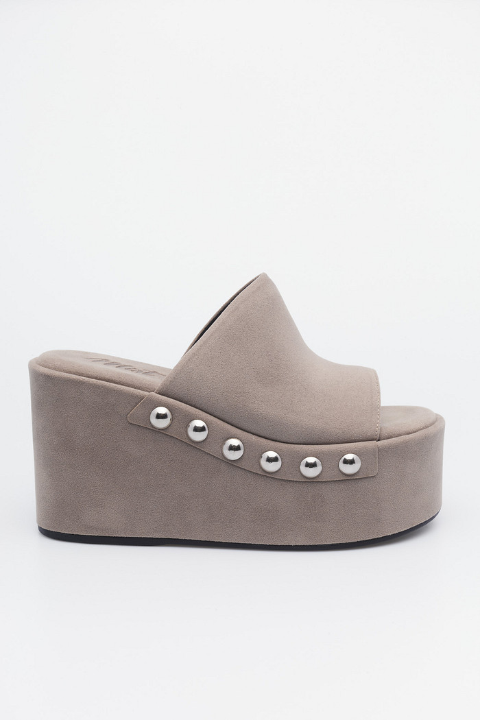 Tamanco Suelen Grafite – tamanco flatform feminino moderno