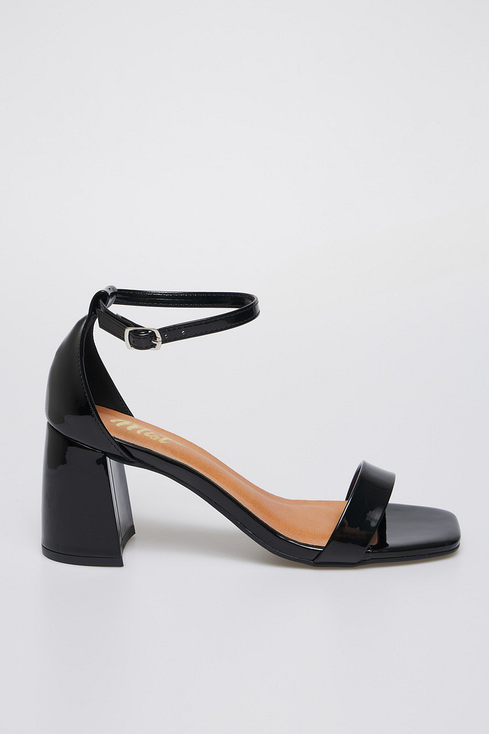 Sandália Mirela Preta