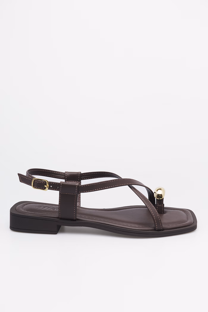 Sandália Brisa Marrom MIST - rasteira feminina com tiras cruzadas e aplique dourado