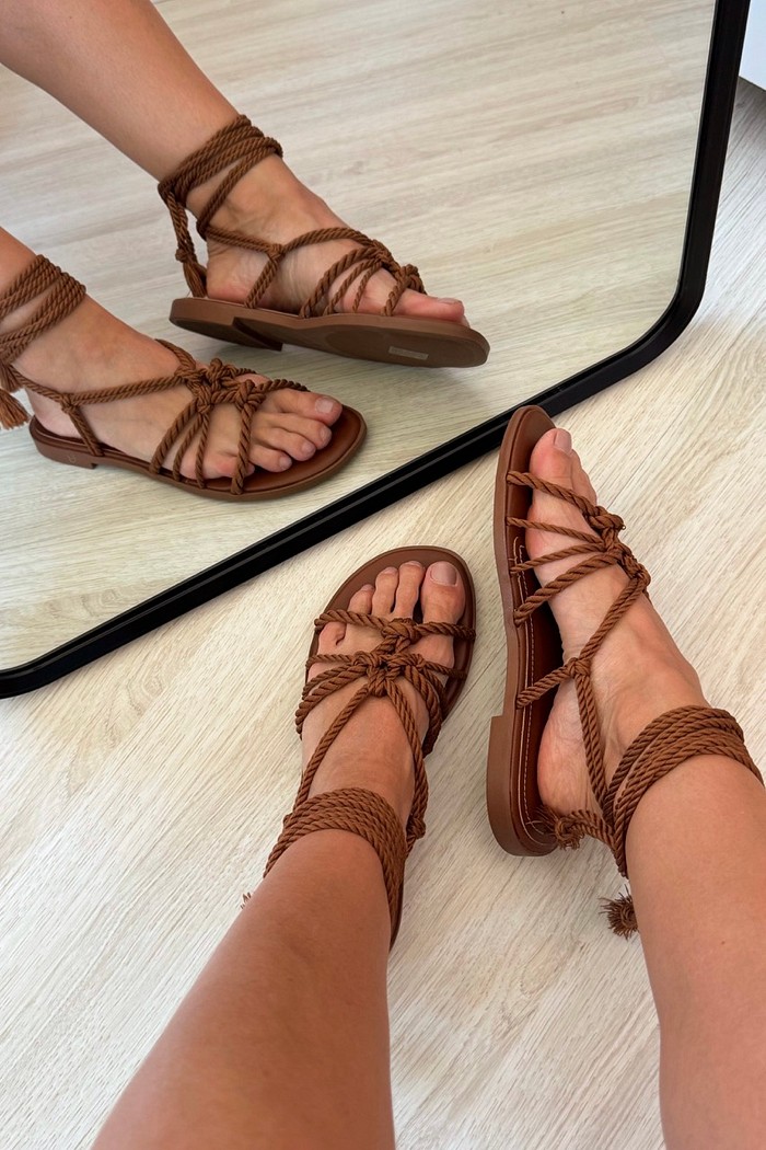 Rasteira Feminina Amábile Camel em Corda