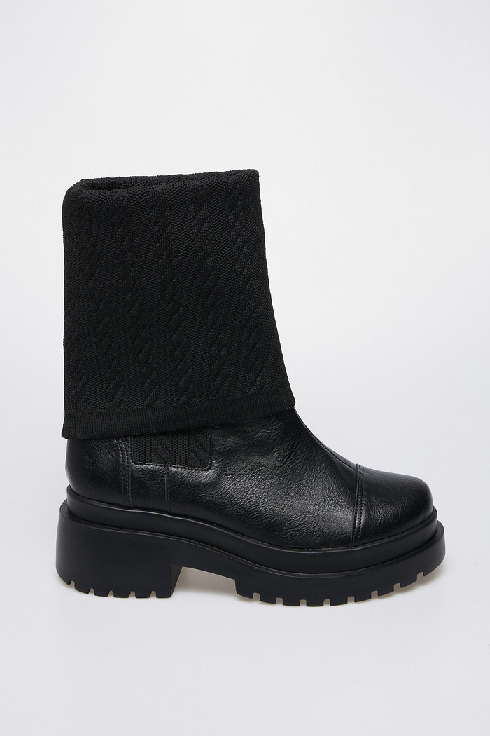 Bota Patrícia Preto