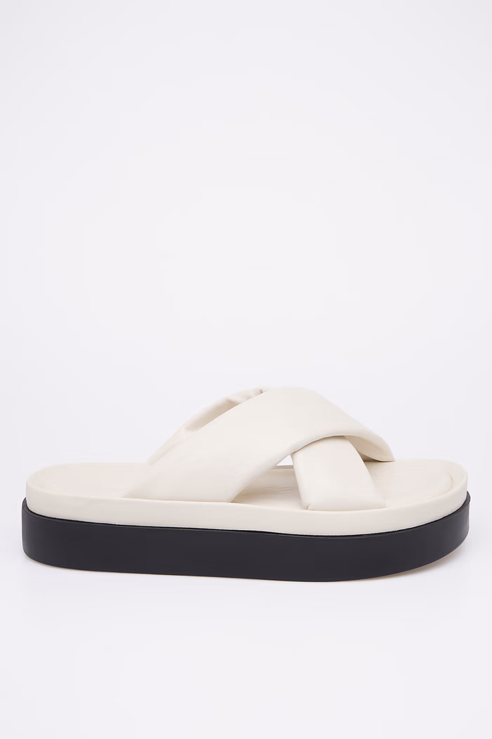 Flat Larissa Off-White