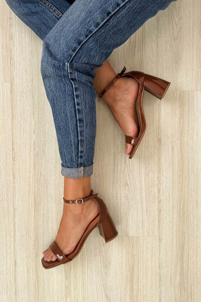 Sandália Mirela Café