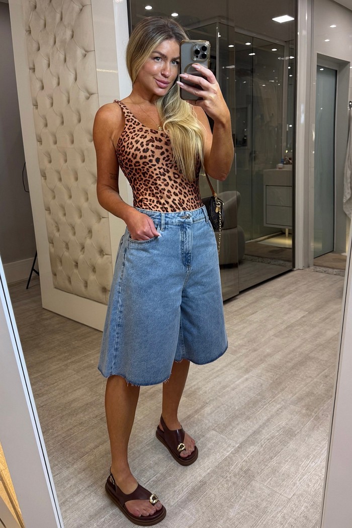 Body regata tecido de biquini estampa de onça