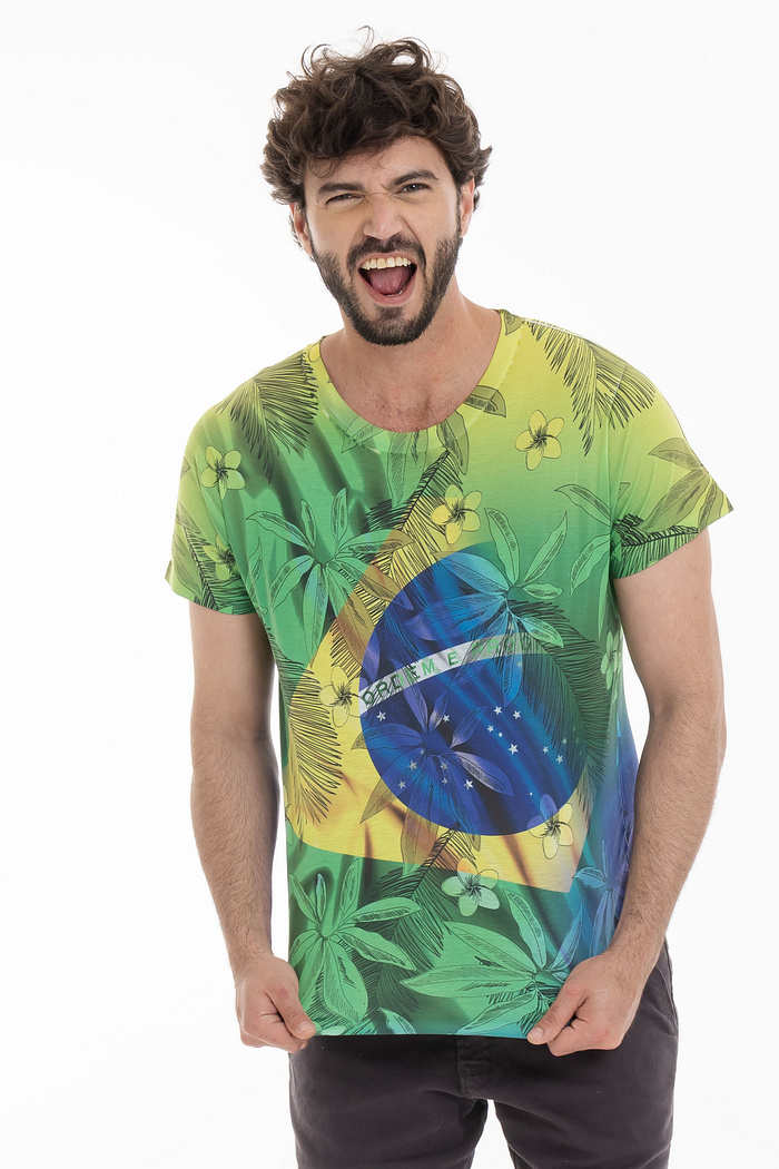 Camiseta Básica Adulto Bandeira Brasil Folhagens