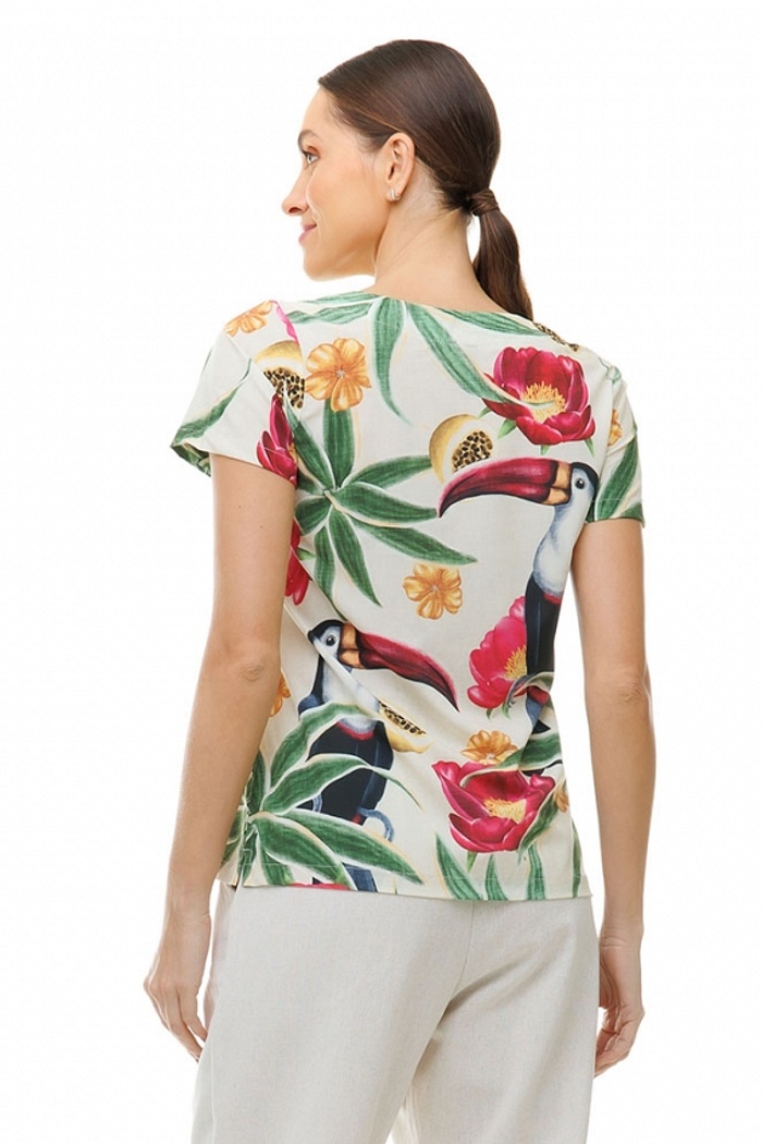 Blusa Atena Tucano com Maracujá e Flores Pink