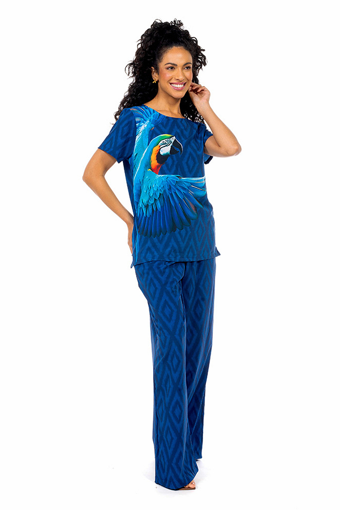 Blusa Atena Maxi Arara Fundo Azul