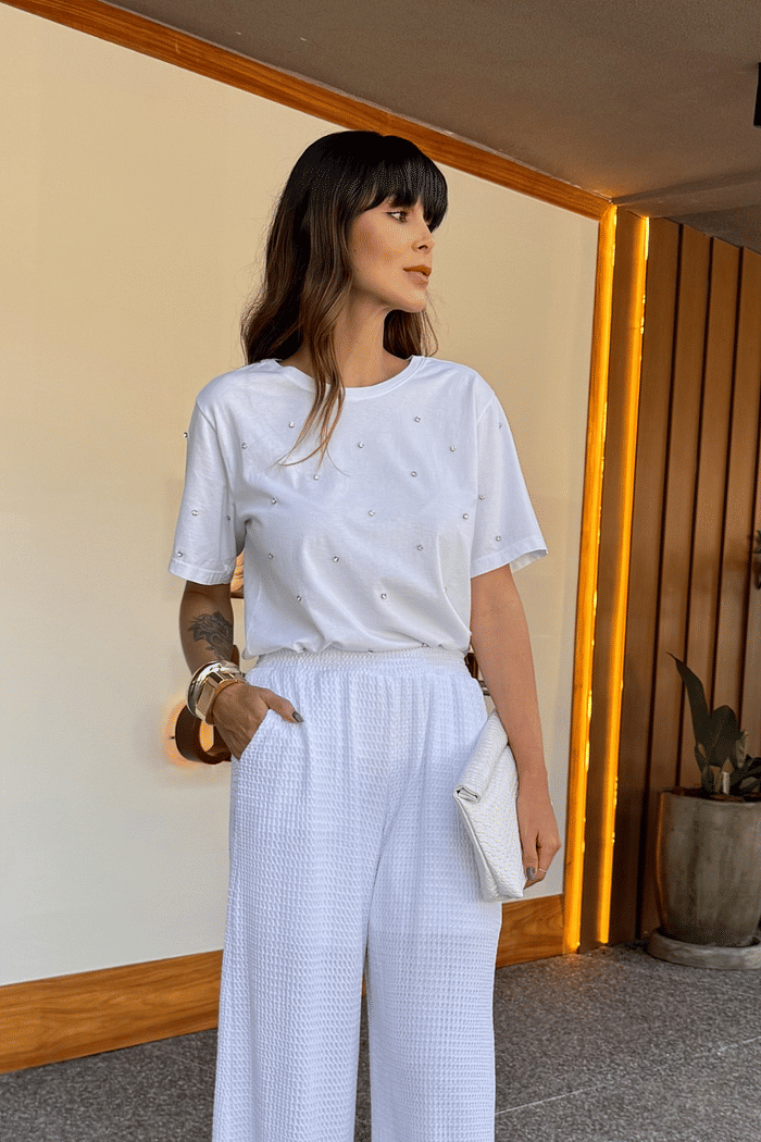 T-SHIRT ESTONADA PONTOS DE LUZ BRANCA