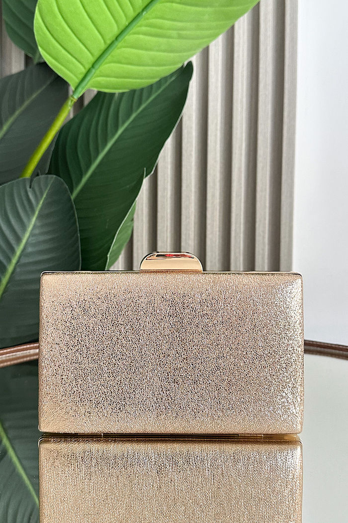 BOLSA CLUTCH DOURADA LIA