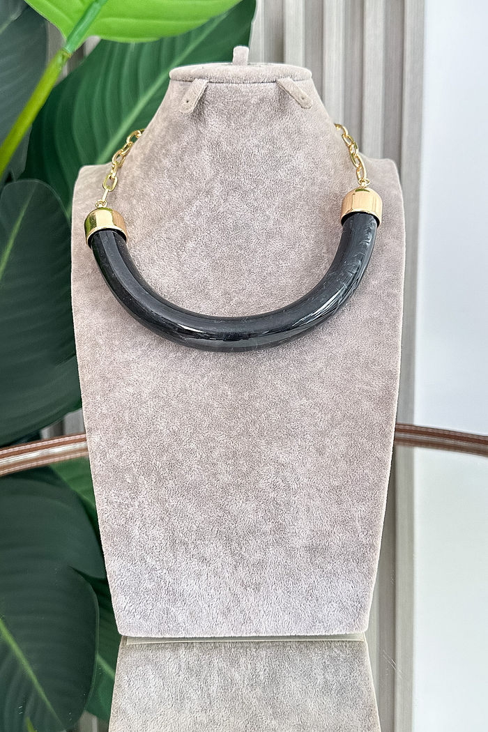 COLAR DOURADO LISBOA - PRETO