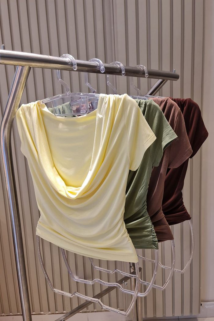 Blusa Manga com Decote Caído nas Costas 4 Cores