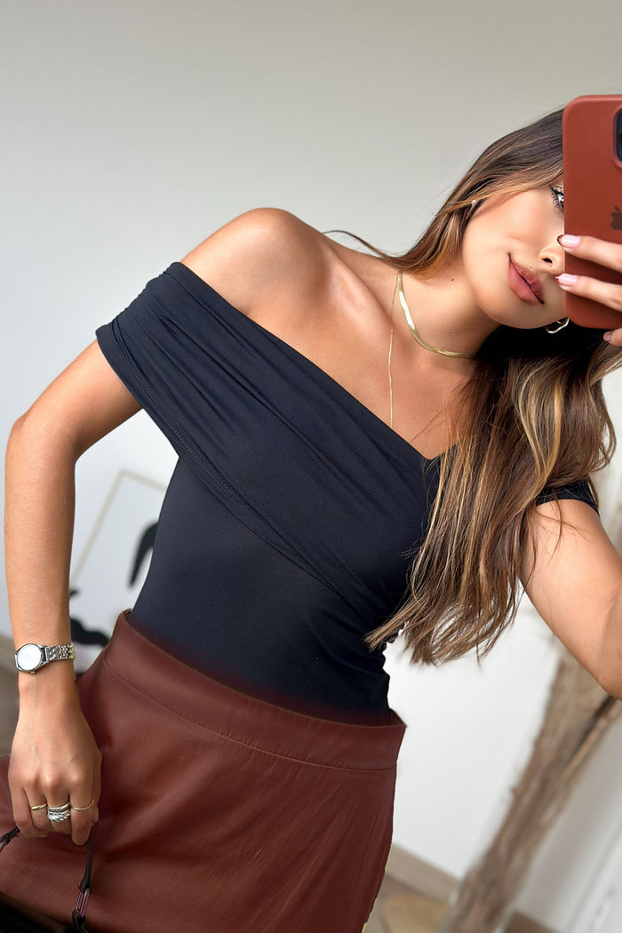 Blusa Assimétrica Drapeada em Malha Piquet 3 Cores