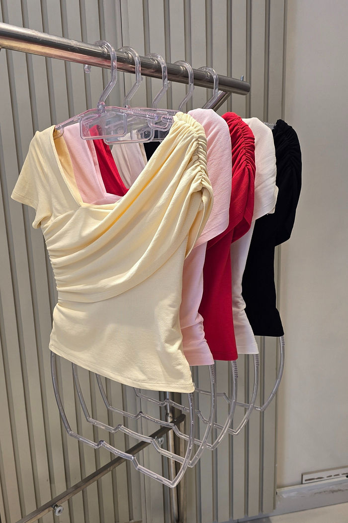 Blusa Assimétrica Drapeada em Malha Piquet 3 Cores