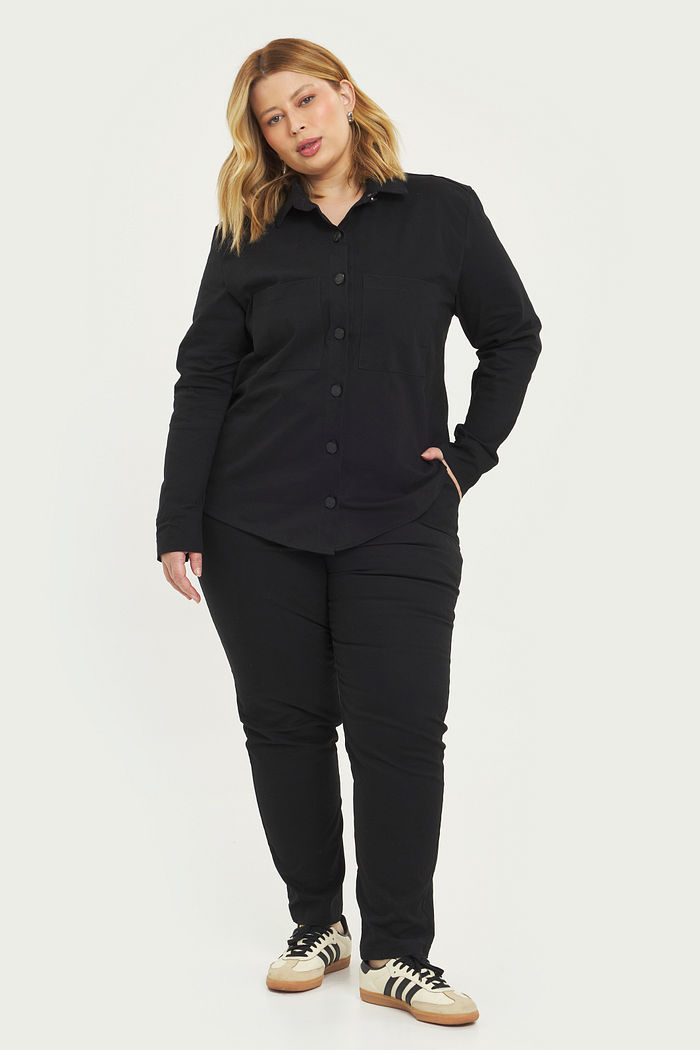 Calça Mom Sarja Trento Preto