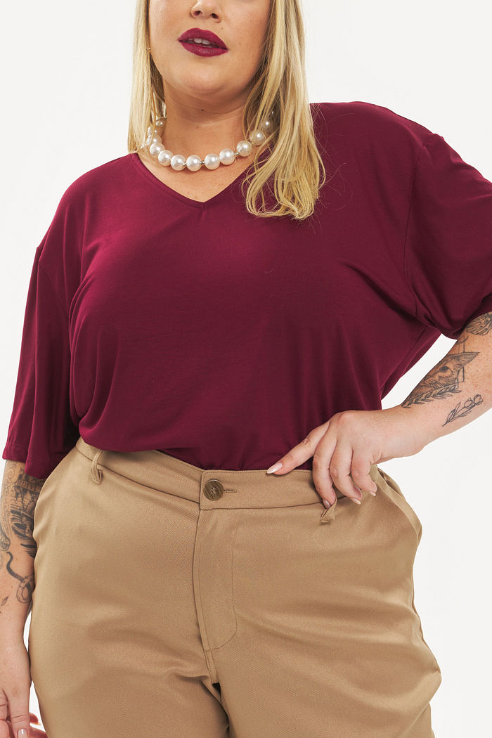 Blusa Básica Decote V Anita Burgundy