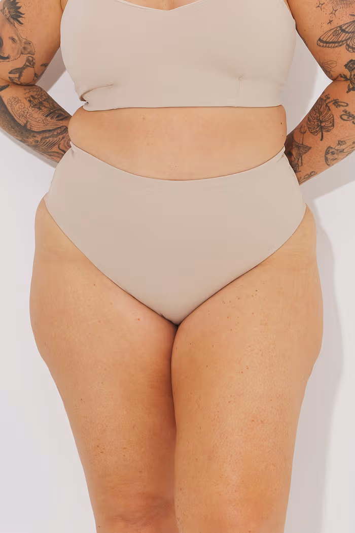 Calcinha Modeladora Soft Touch Plus Size Natural