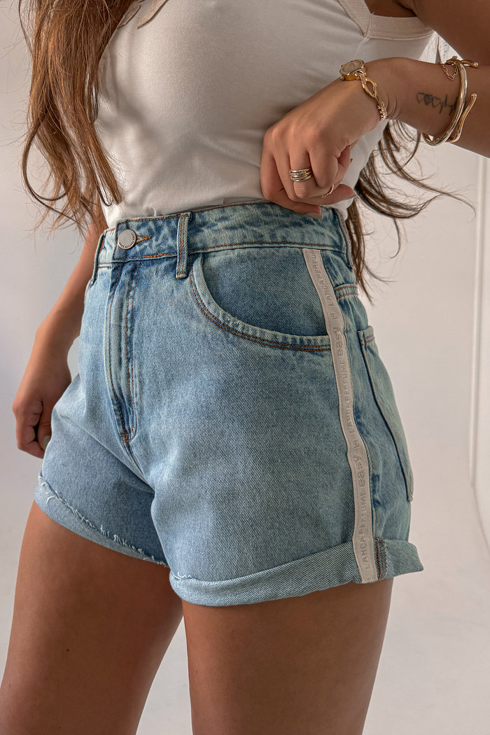 SHORT JEANS TAINÁ LANÇA PERFUME