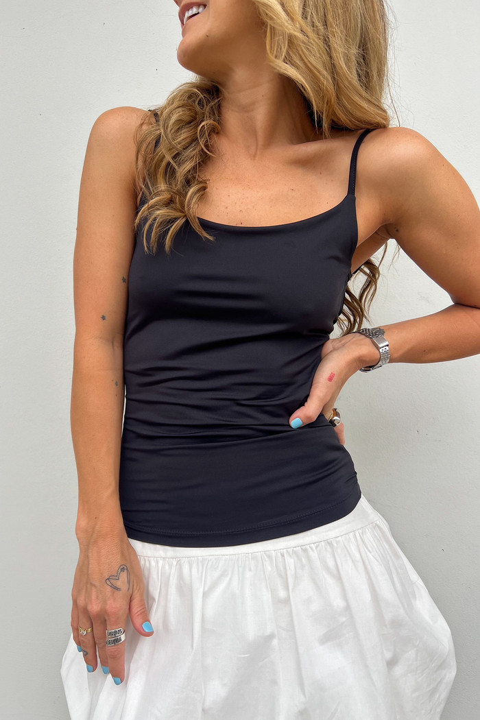 Blusa de corda preta Emília, frente completa em malha, detalhe corda estruturado – Minimoni