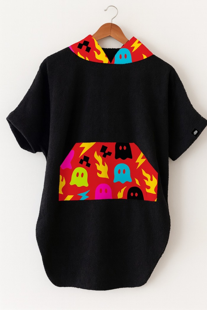 Roupão Poncho Infantil Com Capuz 100% Algodão Atoalhado Super Secagem Proteção UV50+ Preto e Vermelho Fantasminhas