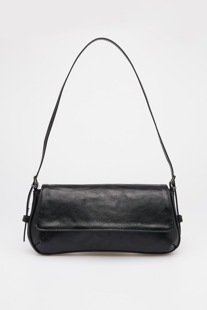 Bolsa Thayla Preto MIST - bolsa feminina preta pequena estilo baguete com alça ajustável e acabamento minimalista