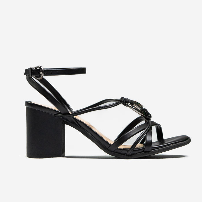 Sandália Ramarim Bico Quadrado Tiras Transpassada Aplicação Metal Salto Médio Grosso Preto