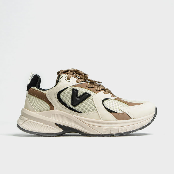 Tênis Chunky Via Marte Bicolor com Recortes Tela Detalhe Metalizado Bege e Preto