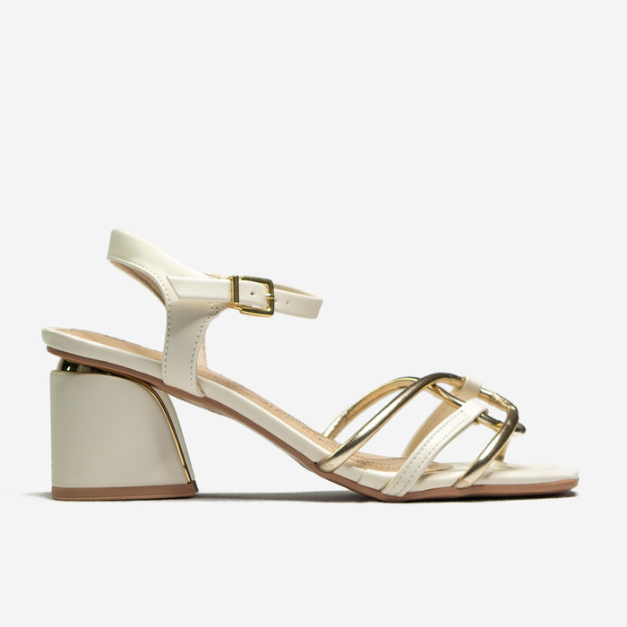 Sandália Ramarim Bico Quadrado Tiras Transpassada Metalizada Salto Grosso Baixo Detalhe Metal Off Wh