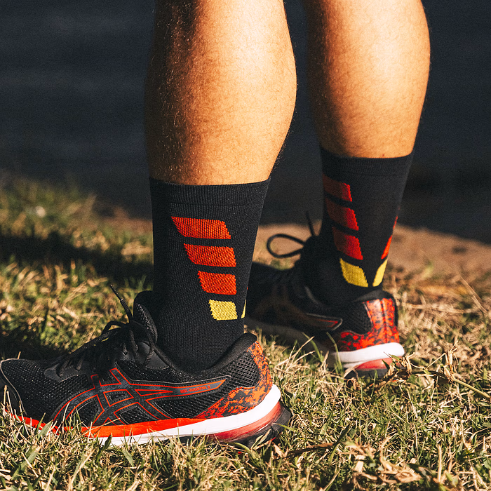 Meia Performance Norden Preto e Vermelho