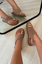 Sandália Pâmela Areia Rasteira com Detalhe