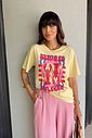 T-SHIRT ESTONADA LAGOSTAS SOLEIL AMARELO MANTEIGA