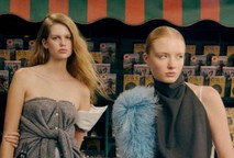 Milan Fashion Week SS 2026: Tendências de Street Style para Inspirar o Verão Brasileiro